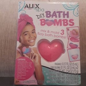 Alex Spa D.I.Y Bath Bomb Donuts. NWT